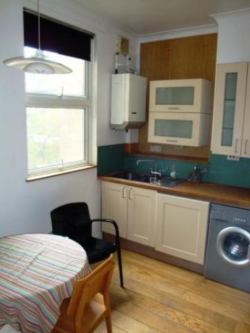 			4 Bedroom, 1 bath, 1 reception Flat			 Ashmore Road, MAIDA VALE/QUEENS PARK